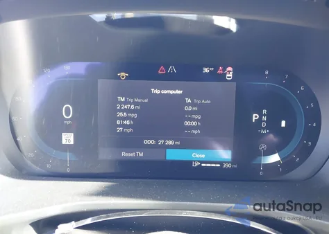 2024 Volvo Xc40 B5 Core Bright Theme/B5 Core Dark Theme z USA, uszkodzony, nr VIN YV4L12UK5R2324402